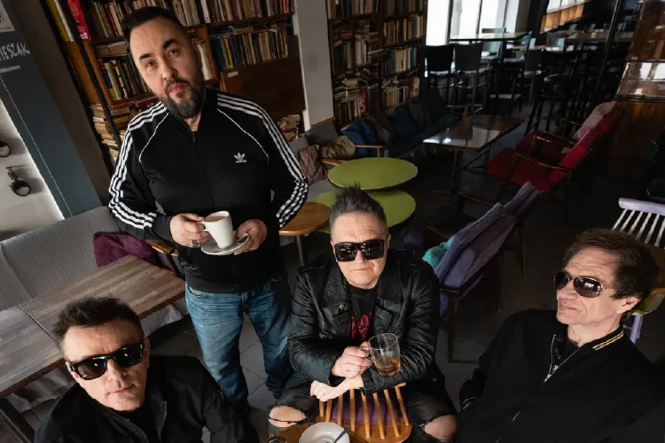 klubstudio - T.LOVE “ORAJT"